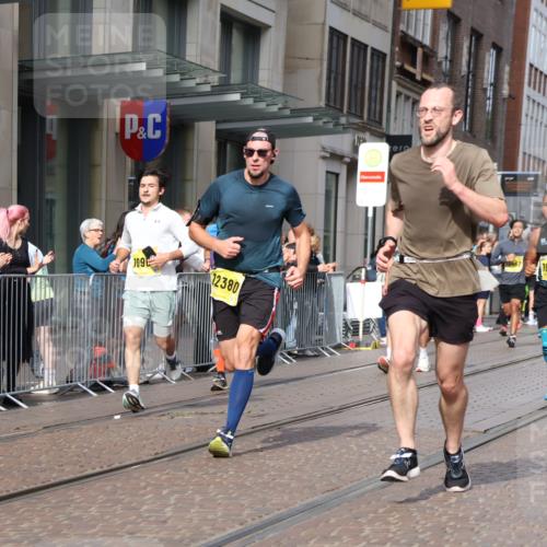 13.09.2026 - 21. swb-Marathon Bremen Strokosch-Dieckow http://msf.ph/oto/10301609 13.09.2026 10:49:51 Ziel 10170, 10452, 10593, 10876, 11111, 11128, 11178, 11415, 11497, 11499, 12240, 12269, 12510, 10508, 10593, 10709, 10966, 11005, 11007, 11035, 11092, 11183, 11717, 12380 meine-sportfotos.de