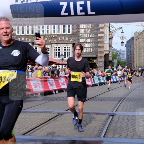 13.09.2026 - 21. swb-Marathon Bremen Tim E. http://msf.ph/oto/10301613 13.09.2026 10:43:42 Ziel 10328, 10346, 10456, 10618, 11468, 11607, 11826, 12406 meine-sportfotos.de