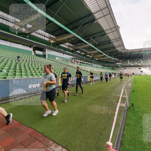 13.09.2026 - 21. swb-Marathon Bremen Michael Burmester http://msf.ph/oto/10301626 13.09.2026 10:46:49 Laufen im Stadion 10161, 10202, 10242, 10349, 10430, 10472, 10524, 10535, 10651, 10895, 10933, 10970, 11050, 11181, 11244, 11296, 11309, 11367, 11457, 11529, 11530, 11546, 11573, 11574, 11579, 11639, 11675, 11709, 11760, 11821, 12153, 12157, 12177, 12178, 12211, 12285, 12316, 12317, 12374, 12422, 12462, 10002, 10004, 10005, 10148, 10271, 10295, 10303, 10325, 10330, 10335, 10361, 10362, 10459, 10513, 10605, 10629, 10756, 10779, 10882, 10997, 11307 meine-sportfotos.de