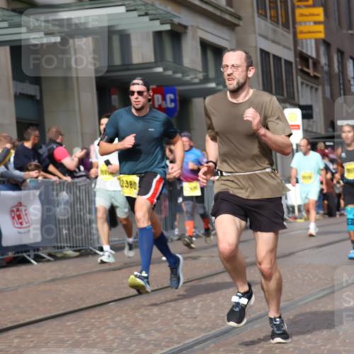 13.09.2026 - 21. swb-Marathon Bremen Strokosch-Dieckow http://msf.ph/oto/10301628 13.09.2026 10:49:52 Ziel 10170, 10452, 10876, 11111, 11128, 11178, 11415, 11497, 11499, 12240, 12269, 12510, 10508, 10593, 10709, 10966, 11005, 11007, 11035, 11092, 11183, 11717, 12380 meine-sportfotos.de