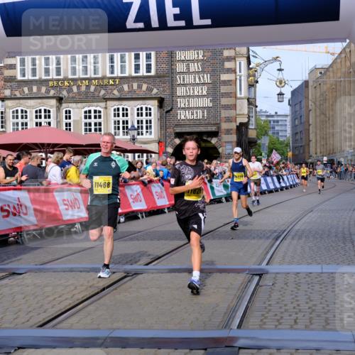 13.09.2026 - 21. swb-Marathon Bremen Tim E. http://msf.ph/oto/10301652 13.09.2026 10:43:45 Ziel 10328, 10346, 10456, 10618, 10742, 11468, 11607, 11826, 12406 meine-sportfotos.de