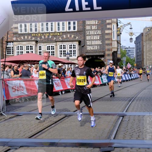 13.09.2026 - 21. swb-Marathon Bremen Tim E. http://msf.ph/oto/10301660 13.09.2026 10:43:45 Ziel 10328, 10346, 10456, 10618, 10742, 11468, 11607, 11826, 12406 meine-sportfotos.de