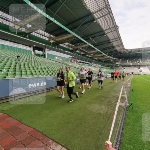 13.09.2026 - 21. swb-Marathon Bremen Michael Burmester http://msf.ph/oto/10301669 13.09.2026 10:47:12 Laufen im Stadion 10161, 10264, 10349, 10472, 10535, 10895, 10933, 10970, 11050, 11104, 11181, 11244, 11262, 11296, 11309, 11367, 11443, 11457, 11529, 11530, 11546, 11573, 11574, 11579, 11639, 11663, 11675, 11709, 11760, 11821, 12157, 12211, 12285, 12316, 12317, 12340, 12374, 12422, 12444, 12462, 10002, 10004, 10005, 10176, 10191, 10192, 10271, 10295, 10303, 10325, 10335, 10361, 10362, 10459, 10513, 10605, 10629, 10756, 10779, 10882, 10997, 10999, 11233, 11307 meine-sportfotos.de