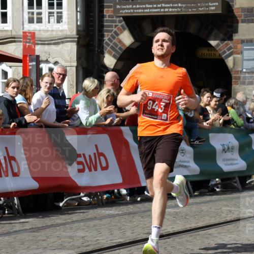 13.09.2026 - 21. swb-Marathon Bremen Strokosch-Dieckow http://msf.ph/oto/10301675 13.09.2026 12:52:16 Ziel 482, 943, 1126, 525, 959, 1507, 7768 meine-sportfotos.de