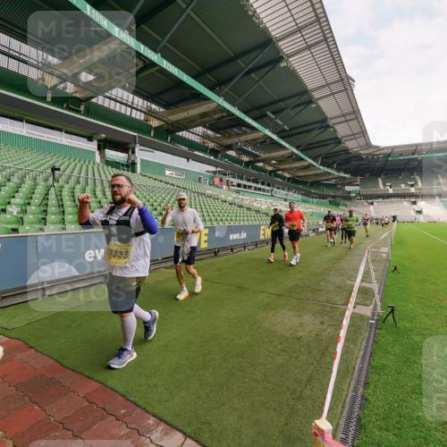 13.09.2026 - 21. swb-Marathon Bremen Michael Burmester http://msf.ph/oto/10301682 13.09.2026 10:47:15 Laufen im Stadion 10161, 10264, 10349, 10472, 10535, 10895, 10933, 10970, 11050, 11104, 11181, 11244, 11262, 11296, 11443, 11457, 11529, 11530, 11546, 11573, 11574, 11579, 11639, 11663, 11675, 11709, 11760, 11821, 12157, 12211, 12285, 12316, 12317, 12340, 12374, 12422, 12444, 12462, 10002, 10004, 10005, 10176, 10191, 10192, 10271, 10295, 10303, 10325, 10335, 10361, 10362, 10459, 10513, 10605, 10629, 10756, 10779, 10882, 10997, 10999, 11233, 11307 meine-sportfotos.de