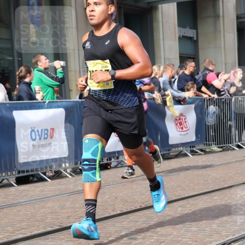 13.09.2026 - 21. swb-Marathon Bremen Strokosch-Dieckow http://msf.ph/oto/10301686 13.09.2026 10:49:55 Ziel 10170, 10452, 10876, 10923, 11111, 11128, 11178, 11415, 11497, 11499, 11680, 12045, 12240, 12269, 12510, 13562, 10452, 10508, 10593, 10709, 10966, 11005, 11007, 11035, 11183, 11717, 12380 meine-sportfotos.de