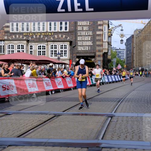 13.09.2026 - 21. swb-Marathon Bremen Tim E. http://msf.ph/oto/10301687 13.09.2026 10:43:47 Ziel 10328, 10346, 10456, 10618, 10742, 11468, 11607, 11826, 12406, 13509 meine-sportfotos.de