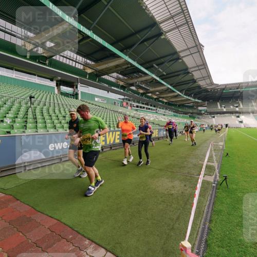 13.09.2026 - 21. swb-Marathon Bremen Michael Burmester http://msf.ph/oto/10301698 13.09.2026 10:47:20 Laufen im Stadion 10161, 10264, 10349, 10535, 10732, 10895, 10933, 10970, 11050, 11104, 11181, 11244, 11262, 11296, 11423, 11443, 11457, 11529, 11530, 11546, 11573, 11574, 11579, 11639, 11663, 11675, 11698, 11760, 12157, 12211, 12285, 12316, 12317, 12340, 12374, 12422, 12444, 12462, 12472, 10002, 10004, 10005, 10176, 10191, 10192, 10271, 10295, 10325, 10335, 10361, 10362, 10459, 10513, 10605, 10629, 10756, 10779, 10882, 10997, 10999, 11233, 11307 meine-sportfotos.de