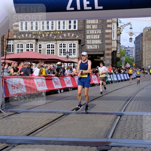 13.09.2026 - 21. swb-Marathon Bremen Tim E. http://msf.ph/oto/10301701 13.09.2026 10:43:47 Ziel 10328, 10346, 10456, 10618, 10742, 11468, 11607, 11826, 12406, 13509 meine-sportfotos.de