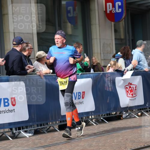 13.09.2026 - 21. swb-Marathon Bremen Strokosch-Dieckow http://msf.ph/oto/10301704 13.09.2026 10:49:56 Ziel 10170, 10233, 10876, 10923, 11111, 11128, 11178, 11415, 11497, 11499, 11622, 11680, 12045, 12240, 12269, 12510, 13562, 10452, 10508, 10593, 10709, 10966, 11005, 11007, 11035, 11183, 11717, 12380 meine-sportfotos.de