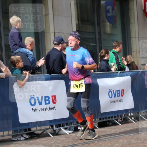 13.09.2026 - 21. swb-Marathon Bremen Strokosch-Dieckow http://msf.ph/oto/10301712 13.09.2026 10:49:56 Ziel 10170, 10233, 10876, 10923, 11111, 11128, 11178, 11415, 11497, 11499, 11622, 11680, 12045, 12240, 12269, 12510, 13562, 10452, 10508, 10593, 10709, 10966, 11005, 11007, 11035, 11183, 11717, 12380 meine-sportfotos.de