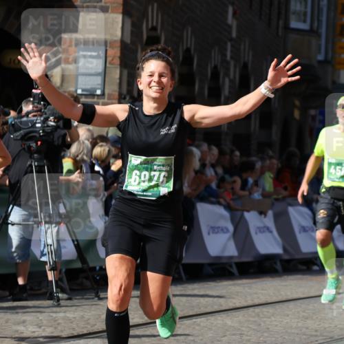 13.09.2026 - 21. swb-Marathon Bremen Strokosch-Dieckow http://msf.ph/oto/10301714 13.09.2026 13:21:50 Ziel 1130, 2088, 2570, 2904, 3120, 3202, 3435, 3655, 3930, 4165, 4234, 4445, 4484, 4519, 5542, 6862, 7176, 8184, 8270, 8384, 8730, 8923, 9048, 9514, 9722, 9900, 13145, 141, 148, 1209, 2051, 3338, 3652, 3774, 4581, 5193, 7098, 8438, 8452, 8924, 9599 meine-sportfotos.de