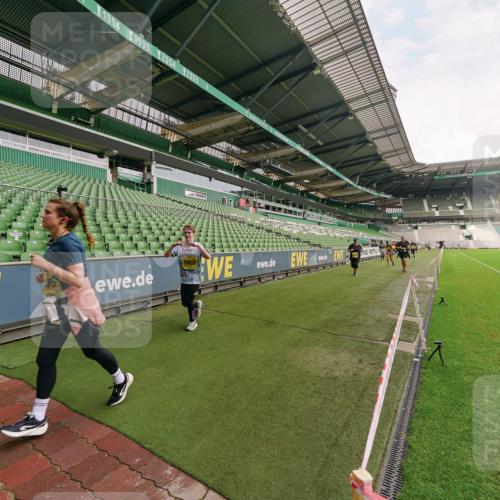 13.09.2026 - 21. swb-Marathon Bremen Michael Burmester http://msf.ph/oto/10301732 13.09.2026 10:47:33 Laufen im Stadion 10161, 10264, 10292, 10349, 10440, 10535, 10732, 10789, 10895, 10925, 10933, 10970, 11050, 11104, 11262, 11296, 11423, 11443, 11457, 11529, 11530, 11546, 11573, 11579, 11639, 11663, 11675, 11698, 11760, 12083, 12157, 12211, 12316, 12317, 12340, 12422, 12444, 12462, 12471, 12472, 12561, 10002, 10004, 10005, 10176, 10191, 10192, 10271, 10295, 10325, 10335, 10459, 10513, 10605, 10629, 10679, 10713, 10756, 10779, 10882, 10997, 10999, 11081, 11233, 11307 meine-sportfotos.de