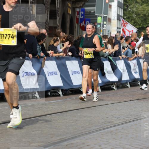 13.09.2026 - 21. swb-Marathon Bremen Strokosch-Dieckow http://msf.ph/oto/10301750 13.09.2026 10:50:46 Ziel 10170, 10233, 10525, 10840, 10923, 11178, 11276, 11497, 11499, 11622, 11664, 11680, 11742, 12045, 12078, 12269, 12447, 13562, 10200, 10537, 11076, 11087, 11170, 11625, 11626, 11961, 12004, 12179, 12303, 12351, 12407, 12560 meine-sportfotos.de