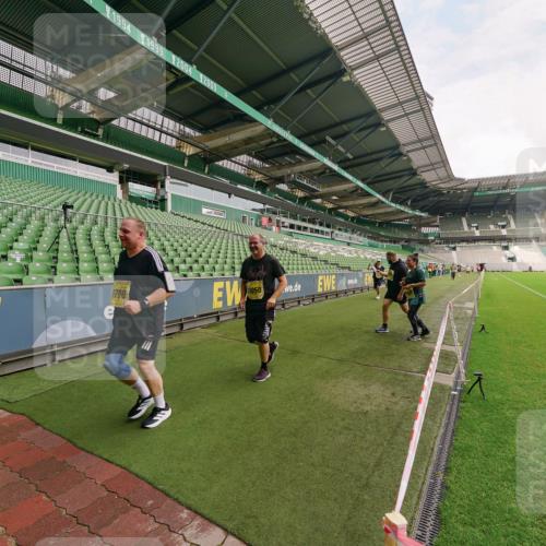 13.09.2026 - 21. swb-Marathon Bremen Michael Burmester http://msf.ph/oto/10301752 13.09.2026 10:47:48 Laufen im Stadion 10161, 10264, 10292, 10349, 10407, 10440, 10535, 10732, 10789, 10895, 10925, 10933, 10970, 11104, 11262, 11296, 11423, 11443, 11457, 11529, 11530, 11546, 11573, 11579, 11639, 11663, 11698, 12083, 12157, 12316, 12317, 12340, 12422, 12444, 12471, 12472, 12542, 12561, 10004, 10005, 10176, 10191, 10192, 10271, 10295, 10325, 10335, 10344, 10459, 10513, 10568, 10605, 10629, 10679, 10713, 10756, 10779, 10882, 10979, 10997, 10999, 11081, 11233, 11307 meine-sportfotos.de