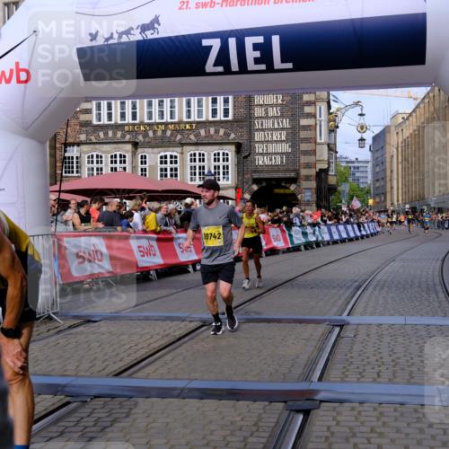 13.09.2026 - 21. swb-Marathon Bremen Tim E. http://msf.ph/oto/10301772 13.09.2026 10:43:52 Ziel 10328, 10346, 10618, 10742, 11468, 11607, 11826, 13509 meine-sportfotos.de
