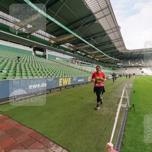 13.09.2026 - 21. swb-Marathon Bremen Michael Burmester http://msf.ph/oto/10301786 13.09.2026 10:48:23 Laufen im Stadion 10264, 10292, 10349, 10407, 10413, 10440, 10732, 10754, 10789, 10925, 10933, 11104, 11262, 11423, 11443, 11541, 11639, 11663, 11698, 11980, 12083, 12157, 12340, 12444, 12471, 12472, 12542, 12561, 10137, 10176, 10191, 10192, 10194, 10202, 10242, 10295, 10344, 10430, 10524, 10568, 10600, 10629, 10651, 10679, 10713, 10756, 10779, 10882, 10979, 10997, 10999, 11081, 11200, 11233, 11307, 11309, 12089, 12153, 12177, 12178 meine-sportfotos.de