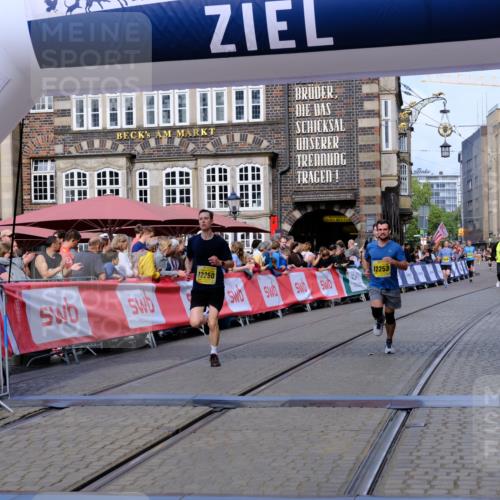 13.09.2026 - 21. swb-Marathon Bremen Tim E. http://msf.ph/oto/10301799 13.09.2026 10:44:02 Ziel 10337, 10742, 11019, 11208, 11948, 12250, 12253, 13509 meine-sportfotos.de