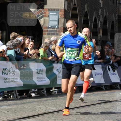 13.09.2026 - 21. swb-Marathon Bremen Strokosch-Dieckow http://msf.ph/oto/10301810 13.09.2026 12:52:44 Ziel 525, 959, 1357, 1507, 7768, 417, 553, 2100, 7244, 8077, 9522 meine-sportfotos.de