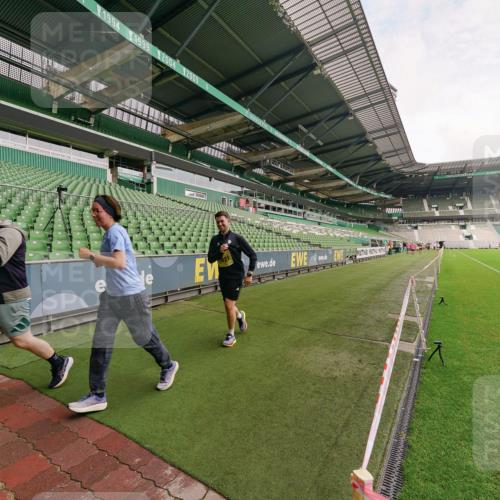 13.09.2026 - 21. swb-Marathon Bremen Michael Burmester http://msf.ph/oto/10301830 13.09.2026 10:49:14 Laufen im Stadion 10264, 10292, 10407, 10413, 10440, 10710, 10732, 10754, 10789, 10925, 11254, 11262, 11423, 11443, 11541, 11698, 11712, 11851, 11942, 11980, 12083, 12440, 12444, 12471, 12472, 12542, 12561, 10137, 10161, 10194, 10202, 10242, 10344, 10430, 10472, 10524, 10535, 10568, 10600, 10651, 10679, 10713, 10895, 10979, 11050, 11081, 11181, 11200, 11244, 11296, 11309, 11367, 11457, 11529, 11530, 11546, 11574, 11675, 11709, 11760, 11821, 12089, 12153, 12177, 12178 meine-sportfotos.de