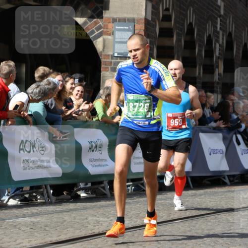 13.09.2026 - 21. swb-Marathon Bremen Strokosch-Dieckow http://msf.ph/oto/10301833 13.09.2026 12:52:44 Ziel 525, 959, 1357, 1507, 7768, 417, 553, 2100, 7244, 8077, 9522 meine-sportfotos.de