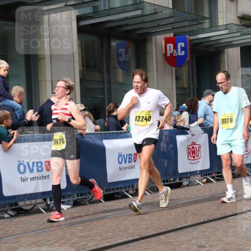 13.09.2026 - 21. swb-Marathon Bremen Strokosch-Dieckow http://msf.ph/oto/10301850 13.09.2026 10:50:01 Ziel 10170, 10233, 10525, 10840, 10876, 10923, 11111, 11128, 11178, 11497, 11499, 11622, 11680, 11742, 12045, 12078, 12240, 12269, 12447, 13562, 10452, 10508, 10593, 10709, 10876, 10966, 11005, 11007, 11035, 11183, 11415, 12380, 12510 meine-sportfotos.de