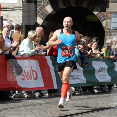 13.09.2026 - 21. swb-Marathon Bremen Strokosch-Dieckow http://msf.ph/oto/10301865 13.09.2026 12:52:45 Ziel 525, 959, 1357, 1507, 7768, 417, 2100, 7244, 8077, 9522 meine-sportfotos.de