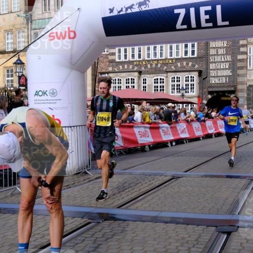 13.09.2026 - 21. swb-Marathon Bremen Tim E. http://msf.ph/oto/10301878 13.09.2026 10:44:05 Ziel 10337, 11019, 11208, 11312, 11614, 11930, 11948, 12250, 12253, 12436, 13509 meine-sportfotos.de