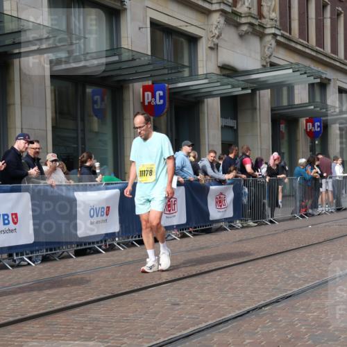 13.09.2026 - 21. swb-Marathon Bremen Strokosch-Dieckow http://msf.ph/oto/10301882 13.09.2026 10:50:02 Ziel 10170, 10233, 10525, 10840, 10923, 11111, 11128, 11178, 11497, 11499, 11622, 11680, 11742, 12045, 12078, 12240, 12269, 12447, 13562, 10452, 10508, 10593, 10709, 10876, 10966, 11005, 11007, 11035, 11183, 11415, 12380, 12510 meine-sportfotos.de