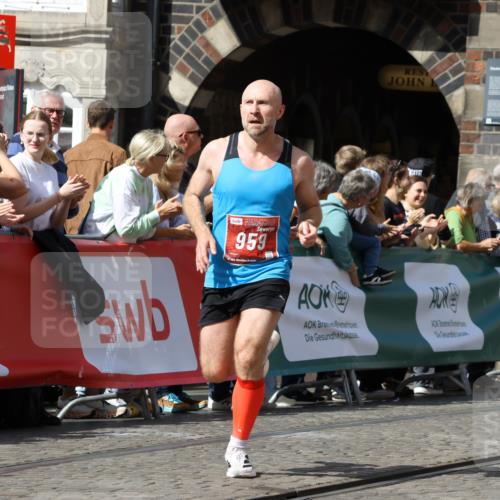 13.09.2026 - 21. swb-Marathon Bremen Strokosch-Dieckow http://msf.ph/oto/10301888 13.09.2026 12:52:45 Ziel 525, 959, 1357, 1507, 7768, 417, 2100, 7244, 8077, 9522 meine-sportfotos.de