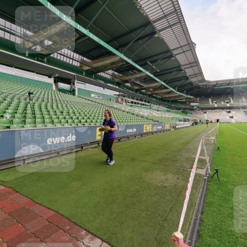 13.09.2026 - 21. swb-Marathon Bremen Michael Burmester http://msf.ph/oto/10301911 13.09.2026 10:50:57 Laufen im Stadion 10533, 10534, 10573, 10627, 10650, 10667, 10710, 10968, 11031, 11195, 11266, 11352, 11496, 11712, 11780, 11807, 12377, 12408, 12440, 12535, 10161, 10264, 10292, 10349, 10440, 10535, 10732, 10789, 10895, 10925, 10933, 10970, 11104, 11262, 11296, 11423, 11443, 11457, 11529, 11530, 11546, 11573, 11579, 11639, 11663, 11698, 12083, 12157, 12340, 12444, 12471, 12472, 12561 meine-sportfotos.de