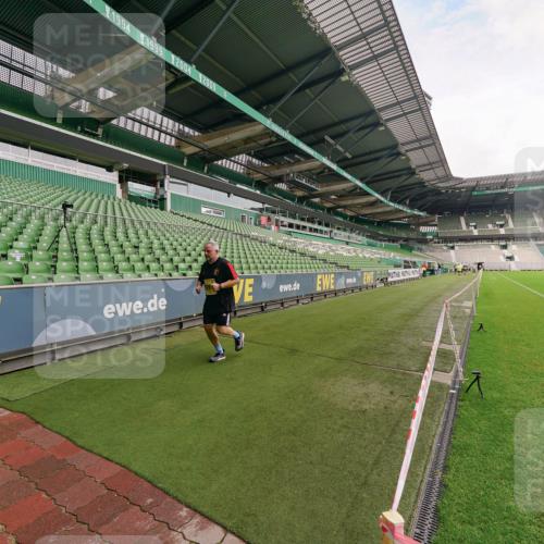13.09.2026 - 21. swb-Marathon Bremen Michael Burmester http://msf.ph/oto/10301916 13.09.2026 10:51:10 Laufen im Stadion 10387, 10533, 10534, 10573, 10627, 10650, 10667, 10710, 10968, 11025, 11031, 11195, 11266, 11352, 11496, 11780, 11807, 12377, 12408, 12535, 12546, 10161, 10264, 10292, 10349, 10407, 10440, 10535, 10732, 10789, 10895, 10925, 10933, 10970, 11104, 11262, 11423, 11443, 11573, 11579, 11639, 11663, 11698, 12083, 12157, 12340, 12444, 12471, 12472, 12542, 12561 meine-sportfotos.de