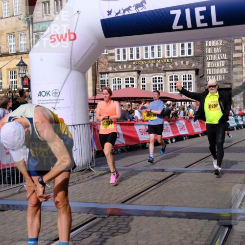 13.09.2026 - 21. swb-Marathon Bremen Tim E. http://msf.ph/oto/10301917 13.09.2026 10:44:10 Ziel 10337, 10342, 11019, 11208, 11312, 11447, 11614, 11930, 11948, 12250, 12253, 12436, 12559 meine-sportfotos.de
