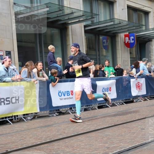 13.09.2026 - 21. swb-Marathon Bremen Strokosch-Dieckow http://msf.ph/oto/10301933 13.09.2026 10:50:08 Ziel 10170, 10233, 10525, 10840, 10923, 11111, 11178, 11220, 11276, 11497, 11499, 11622, 11664, 11680, 11742, 11774, 12045, 12078, 12269, 12309, 12447, 13562, 10452, 10508, 10593, 10876, 10966, 11005, 11035, 11111, 11128, 11183, 11415, 12240, 12380, 12510 meine-sportfotos.de