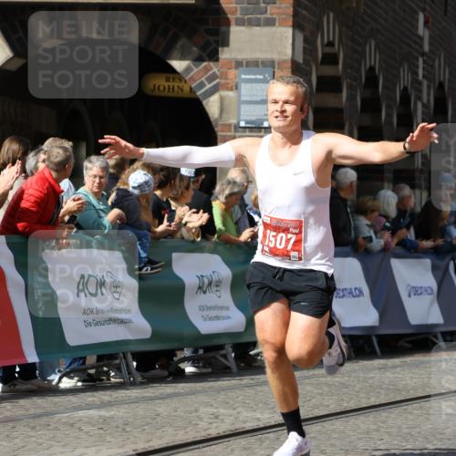 13.09.2026 - 21. swb-Marathon Bremen Strokosch-Dieckow http://msf.ph/oto/10301948 13.09.2026 12:52:48 Ziel 525, 959, 1507, 7768, 417, 2100, 8077, 9522 meine-sportfotos.de