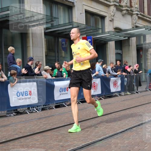 13.09.2026 - 21. swb-Marathon Bremen Strokosch-Dieckow http://msf.ph/oto/10301950 13.09.2026 10:50:09 Ziel 10170, 10233, 10525, 10840, 10923, 11178, 11220, 11276, 11497, 11499, 11622, 11664, 11680, 11742, 11774, 12045, 12078, 12269, 12309, 12447, 13562, 10452, 10508, 10593, 10876, 10966, 11005, 11035, 11111, 11128, 11183, 11415, 12240, 12380, 12510 meine-sportfotos.de