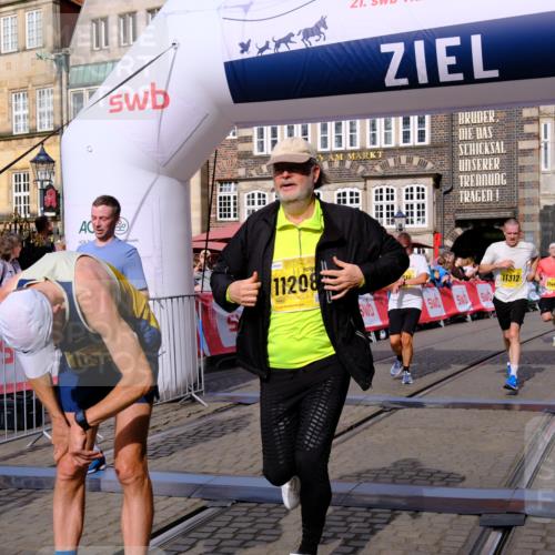 13.09.2026 - 21. swb-Marathon Bremen Tim E. http://msf.ph/oto/10301953 13.09.2026 10:44:11 Ziel 10337, 10342, 11019, 11208, 11312, 11447, 11614, 11930, 11948, 12250, 12253, 12436, 12559, 13538 meine-sportfotos.de