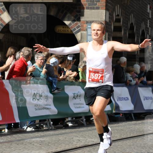 13.09.2026 - 21. swb-Marathon Bremen Strokosch-Dieckow http://msf.ph/oto/10301960 13.09.2026 12:52:48 Ziel 525, 959, 1507, 7768, 417, 2100, 8077, 9522 meine-sportfotos.de