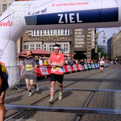 13.09.2026 - 21. swb-Marathon Bremen Tim E. http://msf.ph/oto/10301978 13.09.2026 10:44:15 Ziel 10337, 10342, 11019, 11208, 11312, 11447, 11614, 11930, 11948, 12250, 12253, 12436, 12559, 13538 meine-sportfotos.de