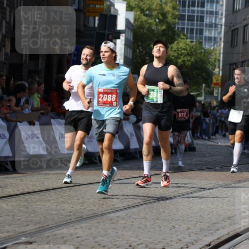 13.09.2026 - 21. swb-Marathon Bremen Strokosch-Dieckow http://msf.ph/oto/10301988 13.09.2026 13:22:03 Ziel 572, 1130, 1254, 2088, 2397, 2570, 3290, 3338, 3435, 3695, 3930, 3934, 4735, 5542, 6865, 6976, 7098, 7176, 8384, 8947, 9048, 9059, 9421, 10120, 13145, 1601, 1645, 2499, 3021, 3652, 4204, 4211, 6621, 7625, 7917, 8447, 8574, 9668, 9839 meine-sportfotos.de