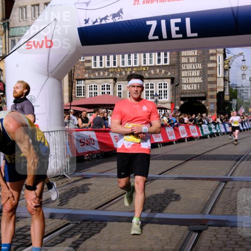 13.09.2026 - 21. swb-Marathon Bremen Tim E. http://msf.ph/oto/10301990 13.09.2026 10:44:15 Ziel 10337, 10342, 11019, 11208, 11312, 11447, 11614, 11930, 11948, 12250, 12253, 12436, 12559, 13538 meine-sportfotos.de