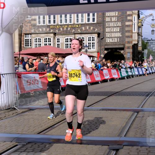 13.09.2026 - 21. swb-Marathon Bremen Tim E. http://msf.ph/oto/10302010 13.09.2026 10:44:19 Ziel 10337, 10342, 11108, 11208, 11312, 11447, 11614, 11644, 11758, 11930, 12436, 12559, 13538 meine-sportfotos.de