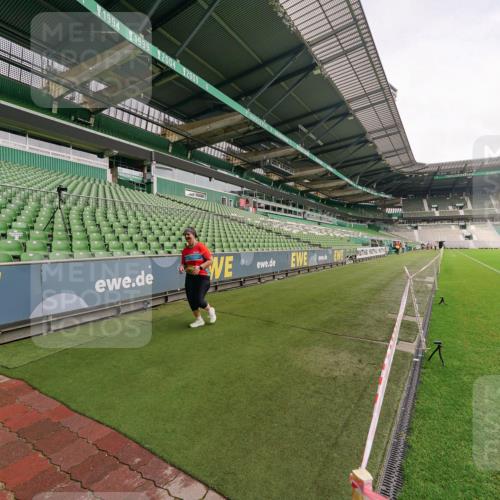 13.09.2026 - 21. swb-Marathon Bremen Michael Burmester http://msf.ph/oto/10302026 13.09.2026 10:54:12 Laufen im Stadion 12163, 12416, 10533, 10534, 10573, 10627, 10650, 10667, 10710, 10968, 11031, 11195, 11266, 11352, 11496, 11780, 11807, 12377, 12408, 12440, 12535 meine-sportfotos.de
