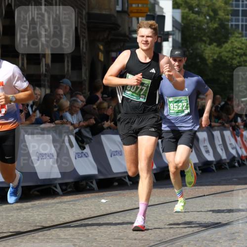 13.09.2026 - 21. swb-Marathon Bremen Strokosch-Dieckow http://msf.ph/oto/10302098 13.09.2026 12:52:56 Ziel 525, 553, 7768, 8729, 2585, 7650, 8077, 9522 meine-sportfotos.de