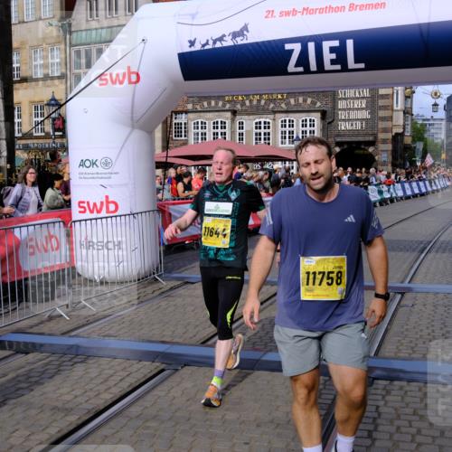13.09.2026 - 21. swb-Marathon Bremen Tim E. http://msf.ph/oto/10302101 13.09.2026 10:44:28 Ziel 10342, 11108, 11148, 11644, 11758, 13538 meine-sportfotos.de