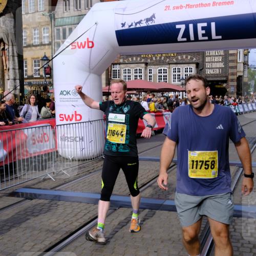 13.09.2026 - 21. swb-Marathon Bremen Tim E. http://msf.ph/oto/10302106 13.09.2026 10:44:28 Ziel 10342, 11108, 11148, 11644, 11758, 13538 meine-sportfotos.de