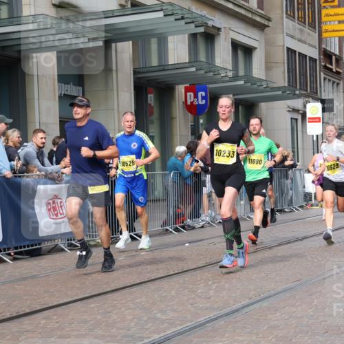 13.09.2026 - 21. swb-Marathon Bremen Strokosch-Dieckow http://msf.ph/oto/10302131 13.09.2026 10:50:20 Ziel 10233, 10267, 10525, 10764, 10840, 11076, 11220, 11276, 11622, 11664, 11742, 11753, 11774, 11961, 12052, 12070, 12078, 12309, 12447, 12488, 13544, 10170, 10452, 10876, 10923, 11111, 11128, 11178, 11415, 11497, 11499, 11680, 12045, 12240, 12269, 12510, 13562 meine-sportfotos.de