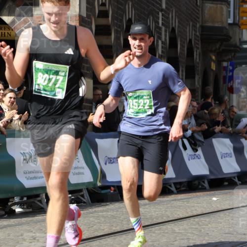 13.09.2026 - 21. swb-Marathon Bremen Strokosch-Dieckow http://msf.ph/oto/10302135 13.09.2026 12:52:57 Ziel 525, 553, 7768, 8729, 2585, 7650 meine-sportfotos.de