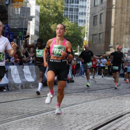 13.09.2026 - 21. swb-Marathon Bremen Strokosch-Dieckow http://msf.ph/oto/10302138 13.09.2026 13:22:09 Ziel 141, 572, 1209, 1254, 2051, 2088, 2397, 3290, 3338, 3695, 3774, 3934, 4581, 4735, 5193, 6865, 6976, 7098, 8438, 8947, 9059, 9421, 10120, 1601, 2499, 4204, 4211, 6621, 7625, 7917, 8447, 8574, 9668 meine-sportfotos.de