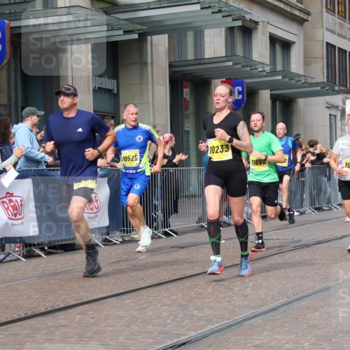 13.09.2026 - 21. swb-Marathon Bremen Strokosch-Dieckow http://msf.ph/oto/10302139 13.09.2026 10:50:20 Ziel 10233, 10267, 10525, 10764, 10840, 11076, 11220, 11276, 11622, 11664, 11742, 11753, 11774, 11961, 12052, 12070, 12078, 12309, 12447, 12488, 13544, 10170, 10452, 10876, 10923, 11111, 11128, 11178, 11415, 11497, 11499, 11680, 12045, 12240, 12269, 12510, 13562 meine-sportfotos.de